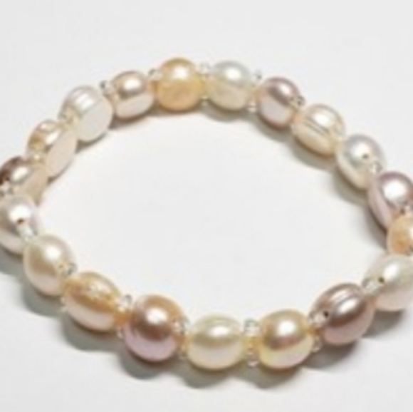 unknown Jewelry - Freshwater Pearl Flexible Bracelet FINAL PRICE